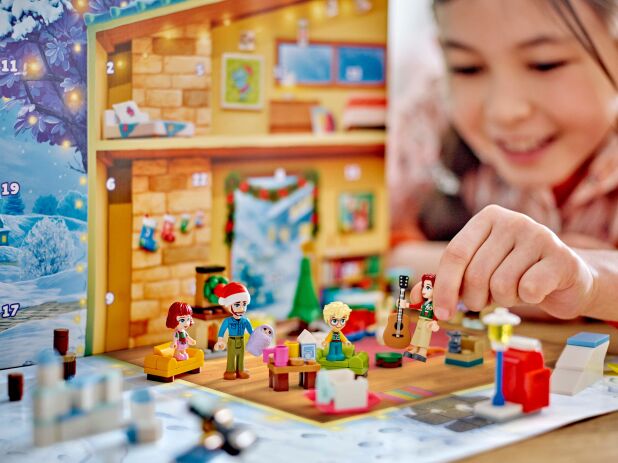 LEGO Friends Advent Calendar (42637) (11)