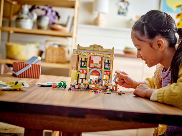LEGO Friends Restaurant & Cooking School (42655) (10)