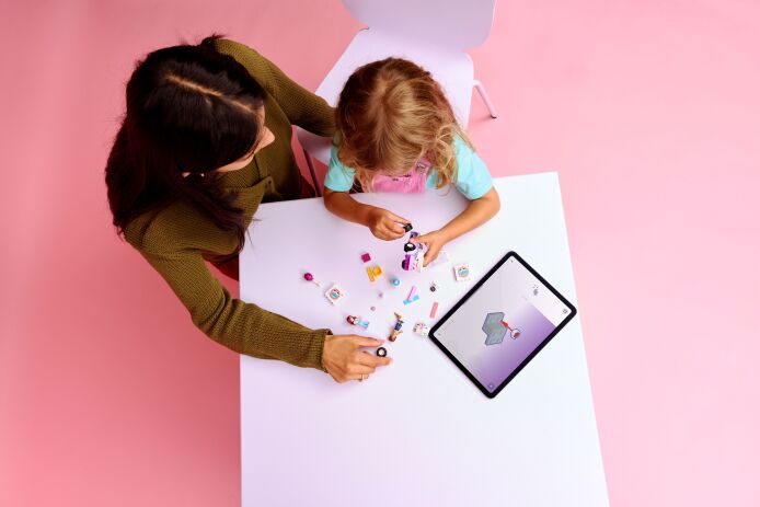 LEGO Friends Unicorn Cake Delivery Car (42675) (4)