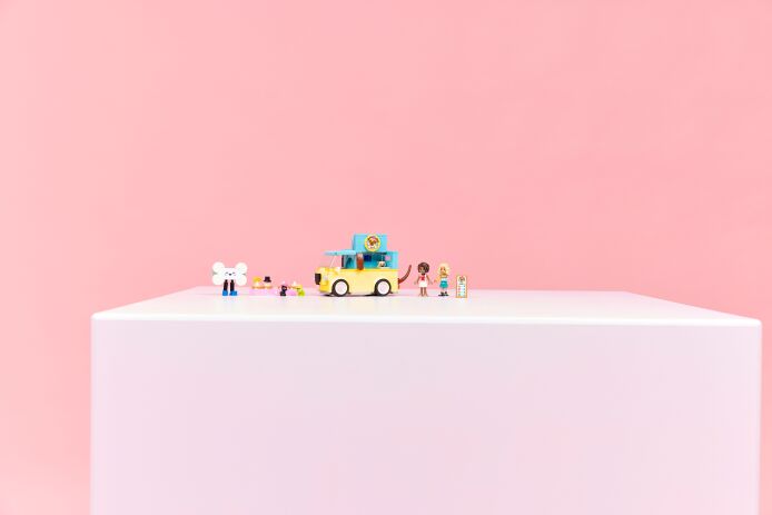 LEGO Friends Pet Accesories Van (42678) (11)