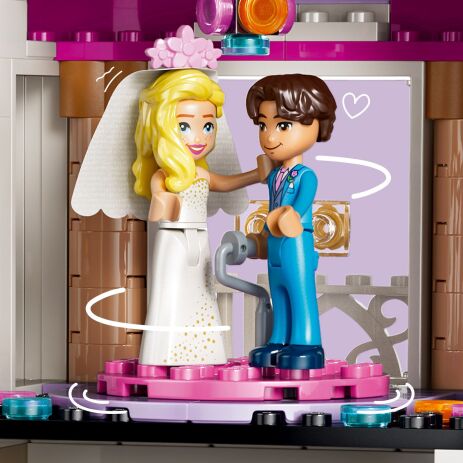LEGO® Friends Heartlake City Grand Hotel (42704) (4)
