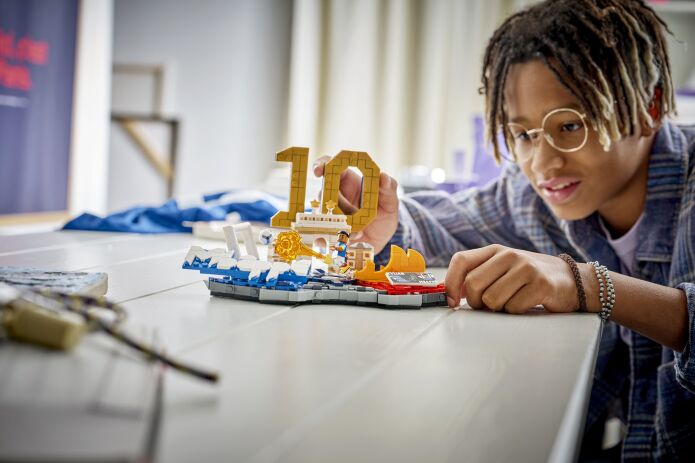 LEGO® Editions Kylian Mbappe-Soccer Highlights (43013) (6)