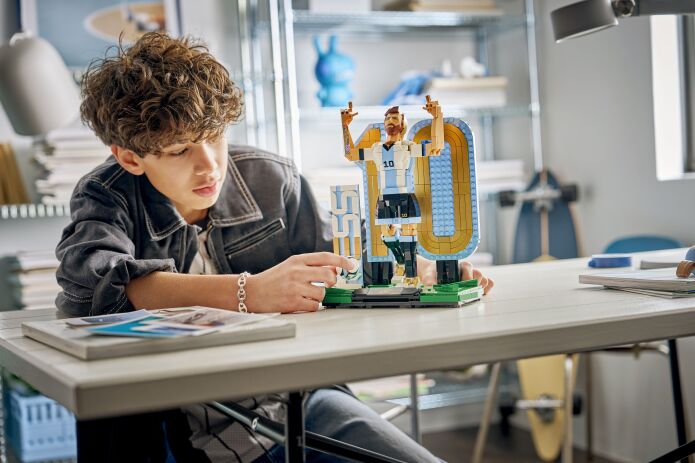 LEGO® Editions Lionel Messi-Football Legend (43015) (3)