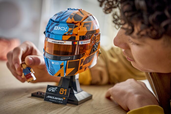 LEGO® Editions McLaren Mastercard F1 Team Oscar Piastri Helmet (43017) (3)