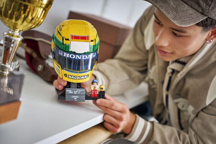LEGO® Editions McLaren Mastercard F1 Team Aryton Senna's Helmet (43024) (6)