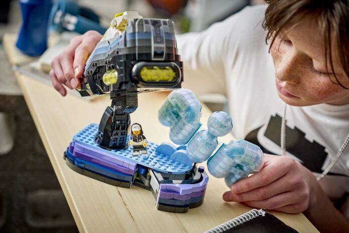 LEGO Editions Nike Air Max 95 x Lego Set (43025) (9)