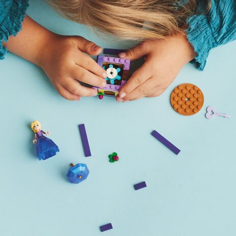 LEGO Disney Princess Twirling Rapunzel (43214) (4)