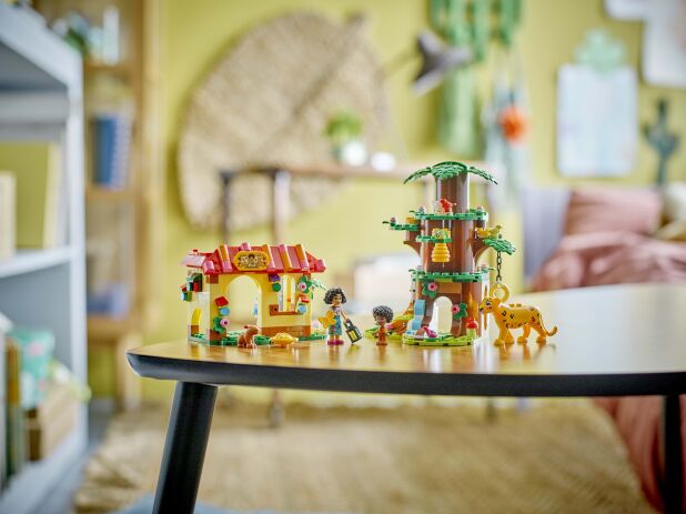 LEGO Disney Antonio's Animal Sanctuary (43251) (8)