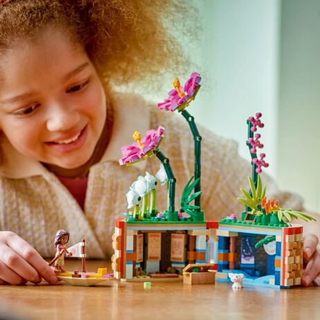 LEGO Disney Princess Moana's Flowerport (43252) (5)