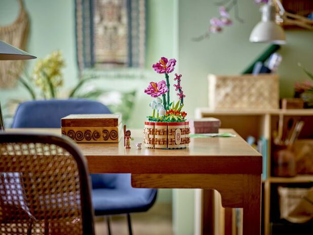 LEGO Disney Princess Moana's Flowerport (43252) (7)