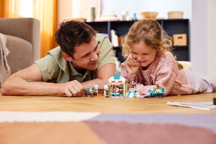 LEGO Disney Princess Anna's Sleigh Adventure (43256) (6)