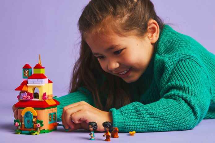 LEGO Disney Encanto Mini House (43261) (6)