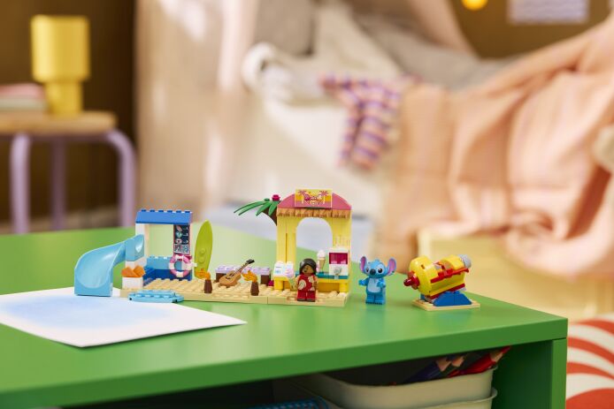 LEGO® Disney Stitch Beach Fun With Lilo & Stitch (43280) (9)
