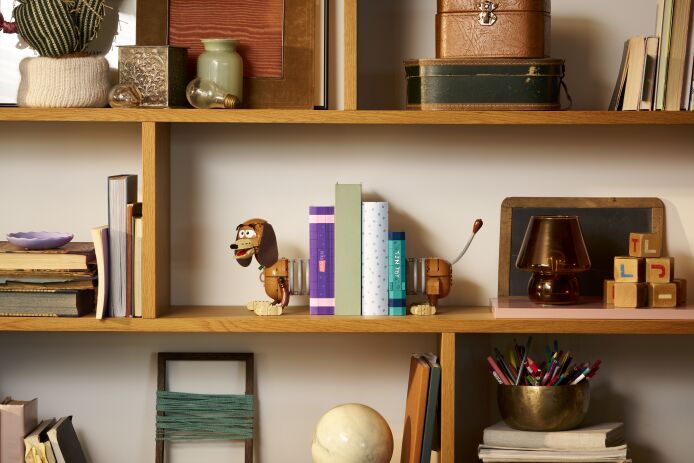 LEGO® Disney Toy Story Slinky Dog Bookends (43301) (17)