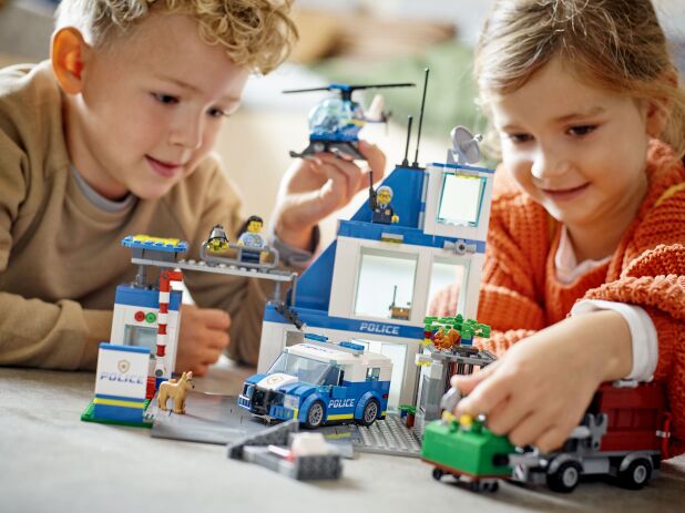 LEGO City Police Station (60316) (5)