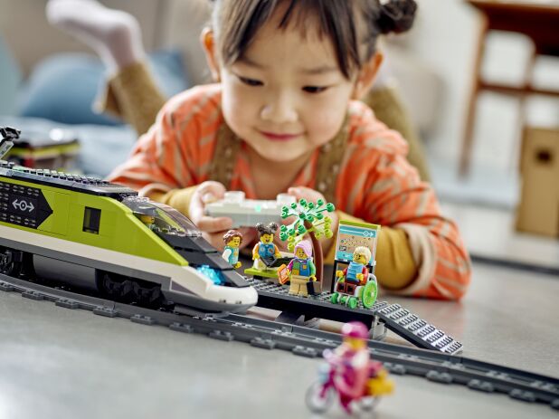 LEGO City Express Passenger Train (60337) (5)