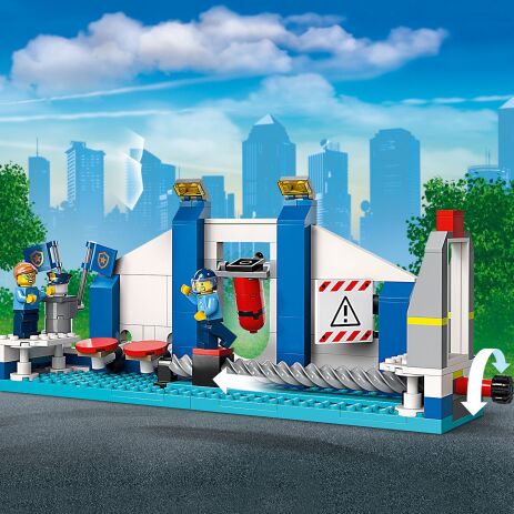 LEGO City Police Training Academy (60372) (3)