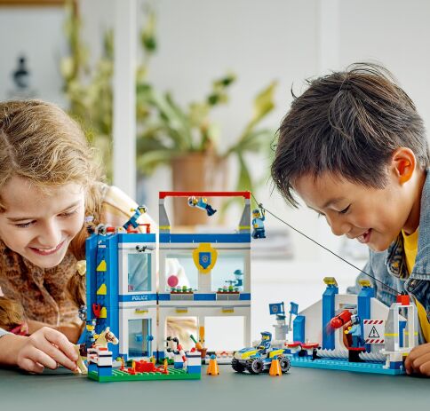 LEGO City Police Training Academy (60372) (8)