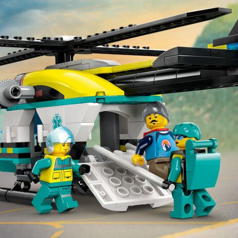 LEGO City Emergency Rescue Helicopter (60405) (3)