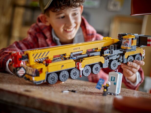 LEGO City Yellow Mobile Construction Crane (60409) (9)