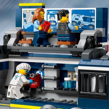 LEGO City Police Mobile Crime Lab Truck (60418) (3)