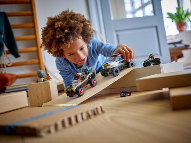 LEGO City Off-Road Police Car Chase (60449) (6)