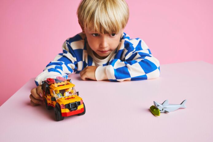 LEGO City Lifeguard Beach Rescue Truck (60453) (8)