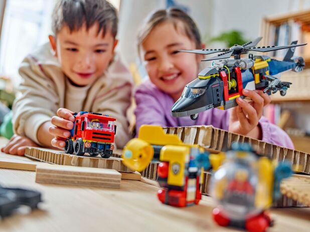 LEGO City Helicopter, Fire Truck & Submarine Remix (60462) (9)