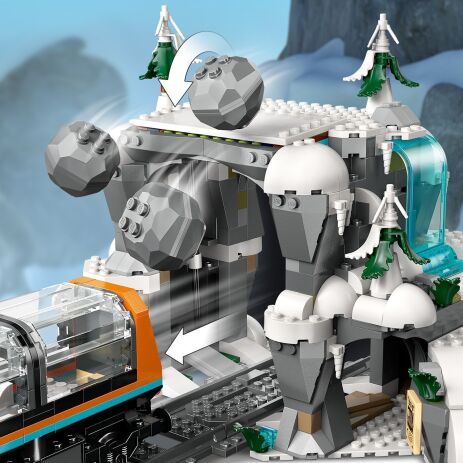 LEGO City Explorers' Arctic Polar Express Train (60470) (4)