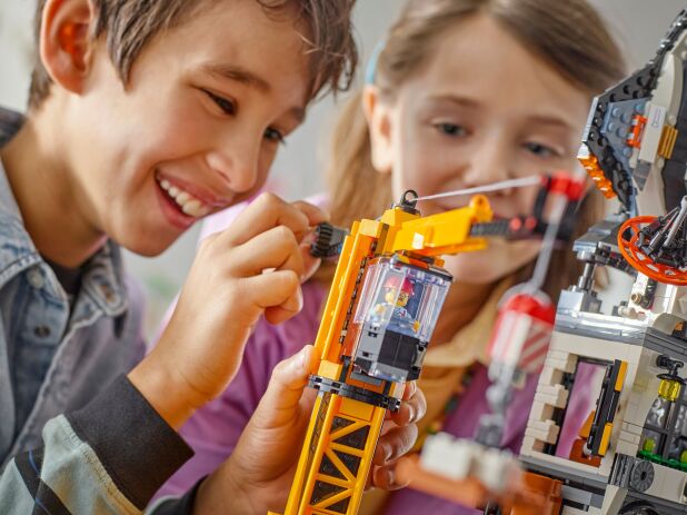 LEGO City The City Tower (60473) (11)