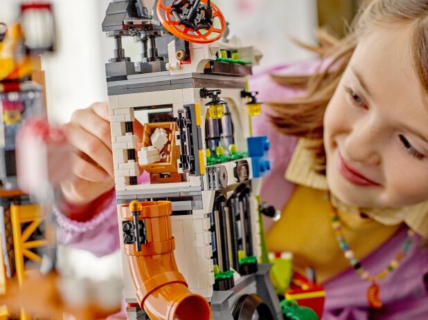 LEGO City The City Tower (60473) (14)