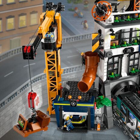 LEGO City The City Tower (60473) (4)