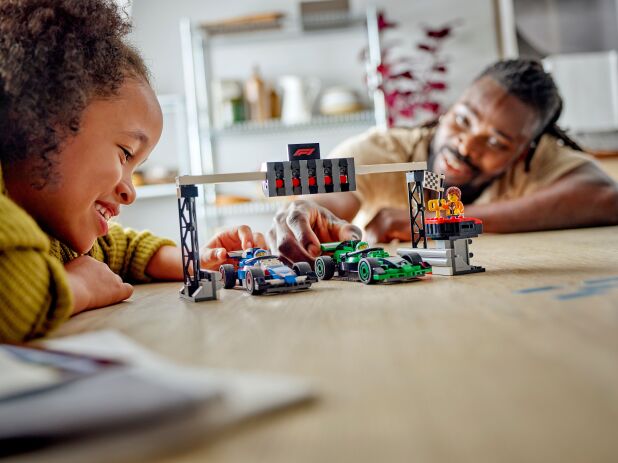 LEGO City F1 Grid With VCARB & Sauber Race Cars (60474) (6)