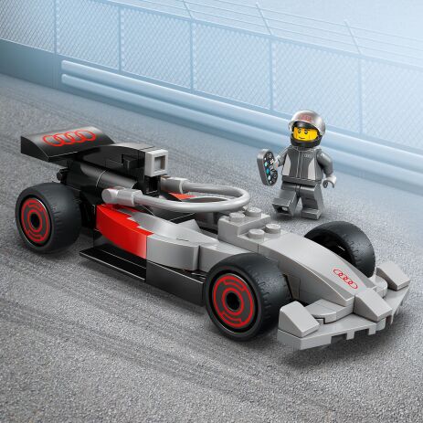 LEGO City F1 Display Truck With AUDI F1 Race Car (60493) (4)