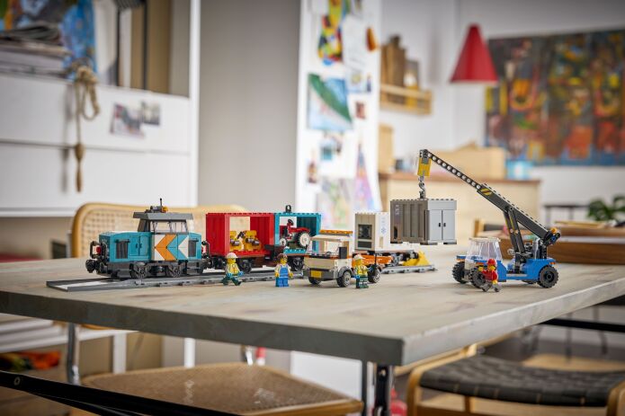 LEGO® City Harbor Freight Train With Crane & Truck (60509) (10)