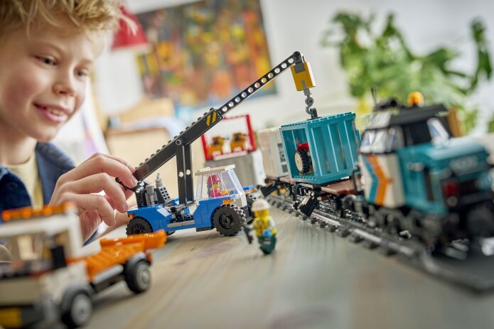 LEGO® City Harbor Freight Train With Crane & Truck (60509) (9)