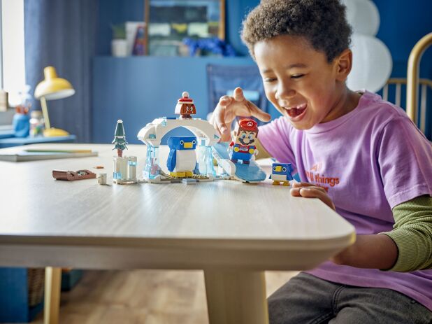 LEGO Super Mario Penguin Family Snow Adventure Expansion Set (71430) (6)