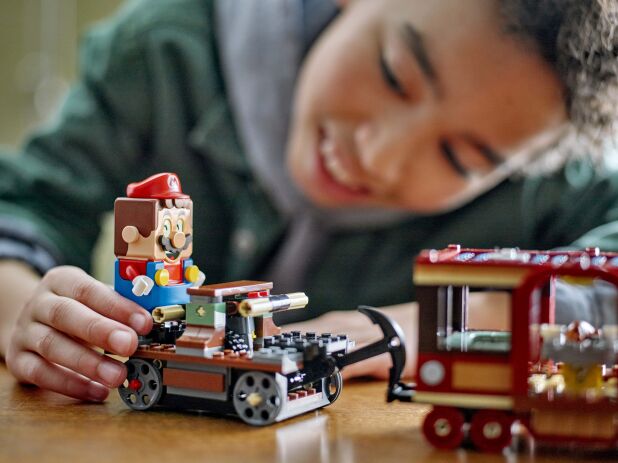 LEGO Super Mario The Bowser Express Train (71437) (10)