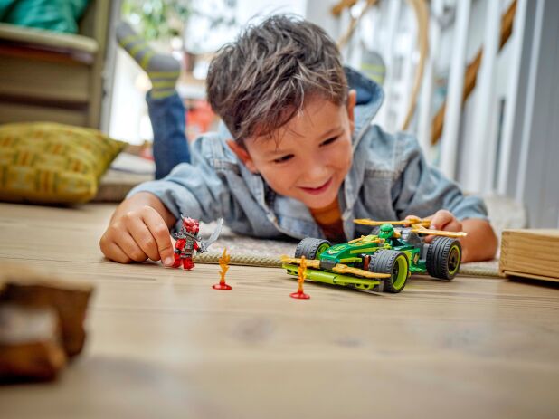 LEGO Ninjago Lloy's Race Car (71828) (7)