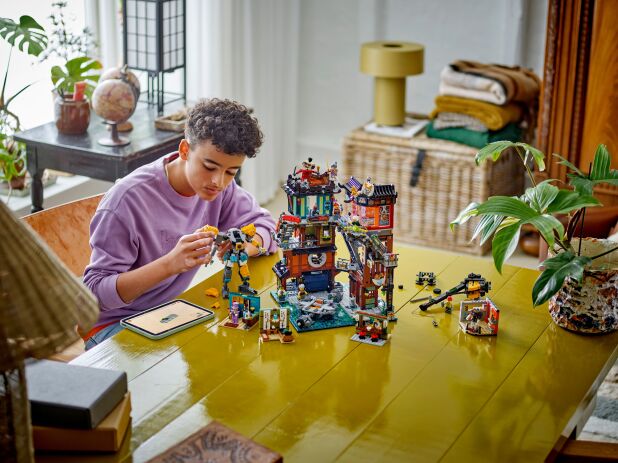 LEGO Ninjago City Workshops (71837) (5)