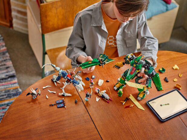 LEGO Ninjago Lloy's Jet Mech (71845) (5)