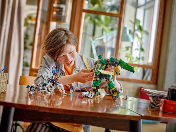 LEGO Ninjago Lloy's Jet Mech (71845) (7)