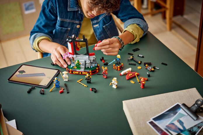 LEGO Ninjago Ninja Character Display 15th Anniversary (71866) (5)