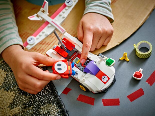 LEGO Super Mario Kart-Shy Guy & P-Wing (72045) (7)