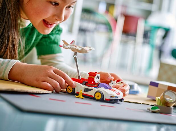 LEGO Super Mario Kart-Shy Guy & P-Wing (72045) (9)