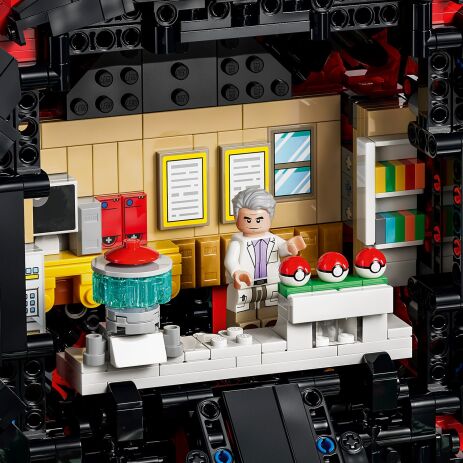 LEGO® Pokemon Iconic Trainer Moments Poke Ball (72154) (2)