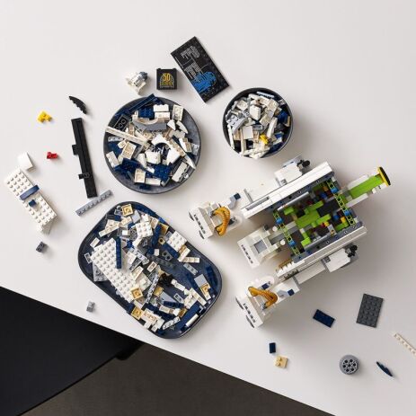 LEGO Star Wars R2-D2 (75308) (5)