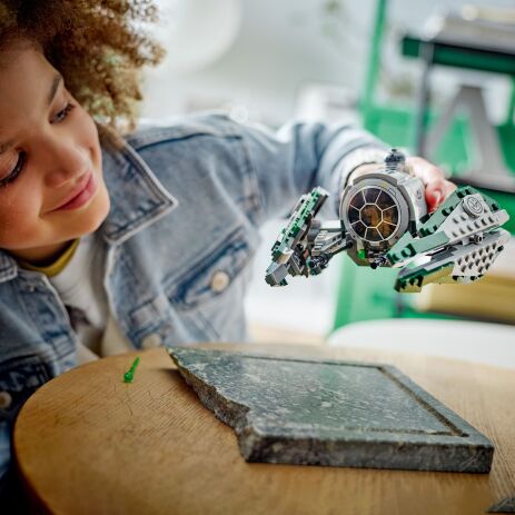 LEGO Star Wars Yoda's Jedi Starfighter (75360) (6)