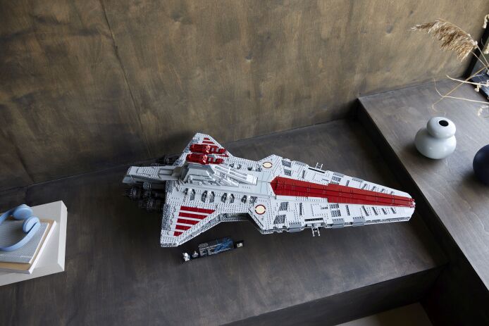 LEGO Star Wars Venator-Class Republic Attack Cruiser (75367) (8)