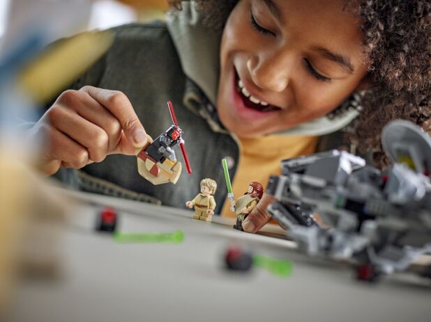 LEGO Star Wars Darth Maul's Sith Infiltator (75383) (7)